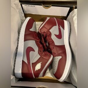 AIR JORDAN 1 MID (GS) (Cherrywood Red/White)